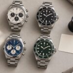 架空のクロノグラフ2本とダイバーズウォッチ2本、空欄の比較カードを並べたイメージ